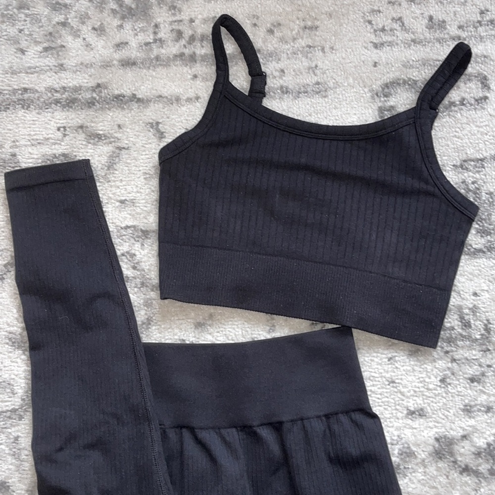 H&M black active set